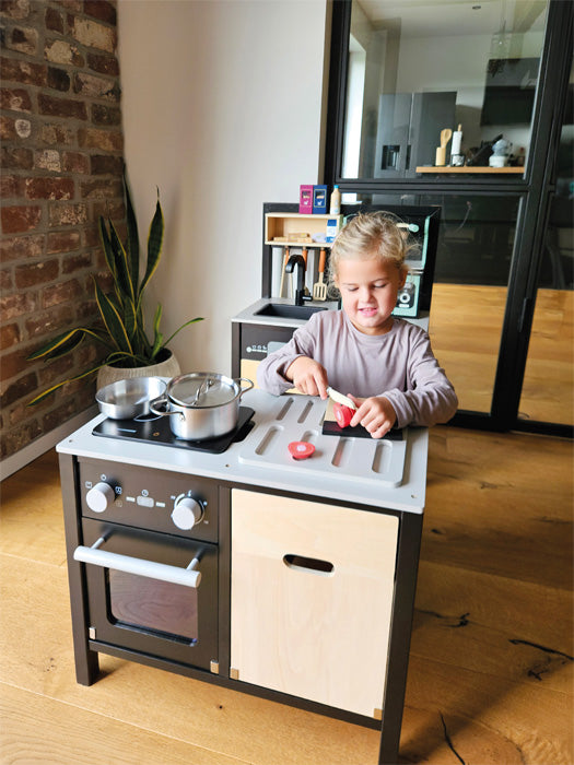 Children's kitchen with kitchen island Industrial