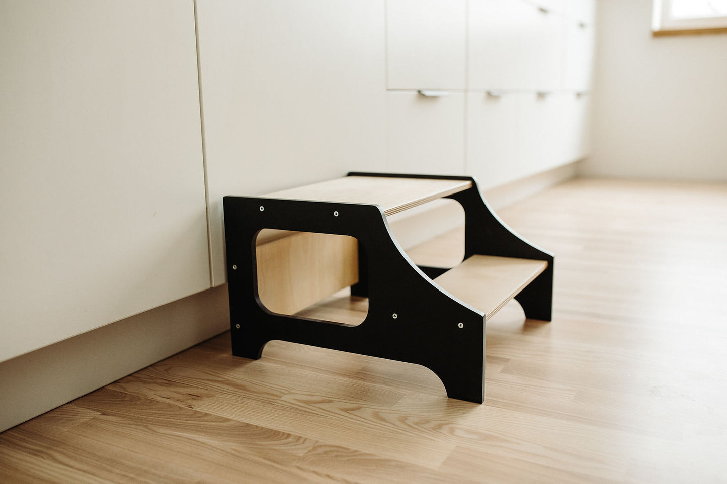 tritthocker holz, küchentritt, lernhocker, montessori tritt, schwarz - besondereshoch2