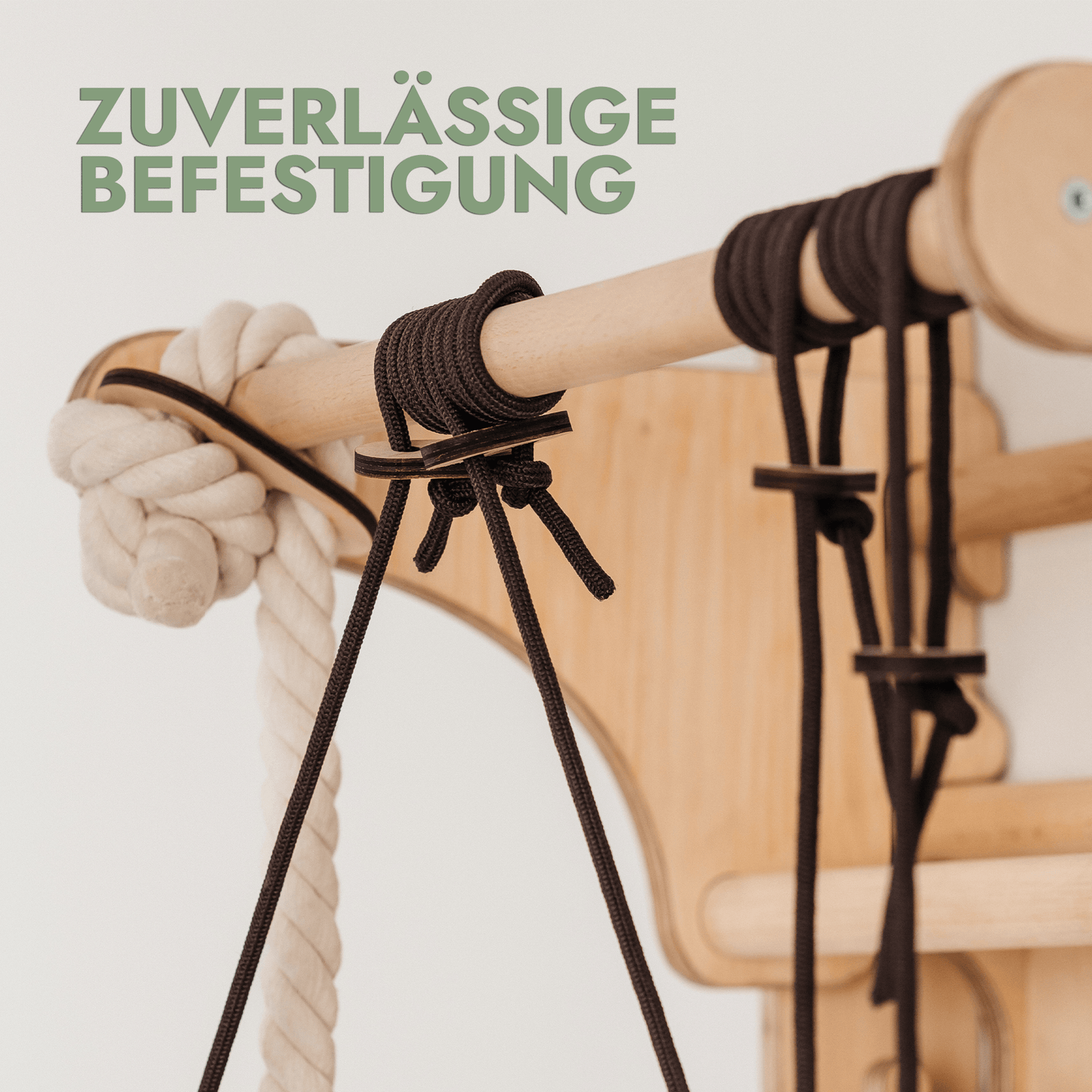 8in1 Kletterwand Indoor: Sprossenwand, Gymnastikringe, Hängende Leiter, Disc - Schaukel, Rutsche, Klimmzugstange, Maltafel und Kinderstuhl für Kinder – Beige - BesonderesHoch2