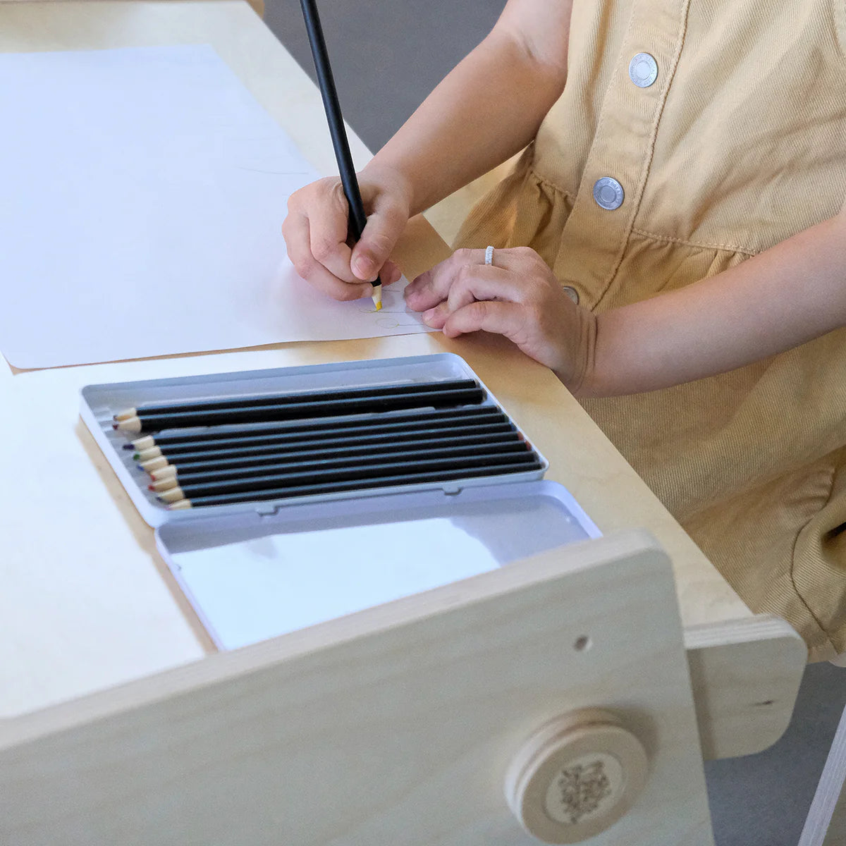 Mitwachsende Tisch und Stuhl für Kleinkinder - natur