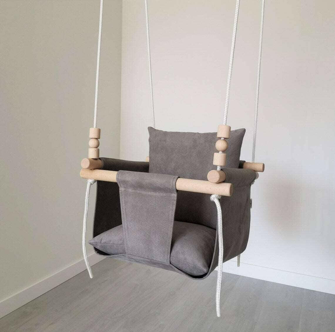 Babyschaukel NUBUCK, Grau, niedrige Rückenlehne.