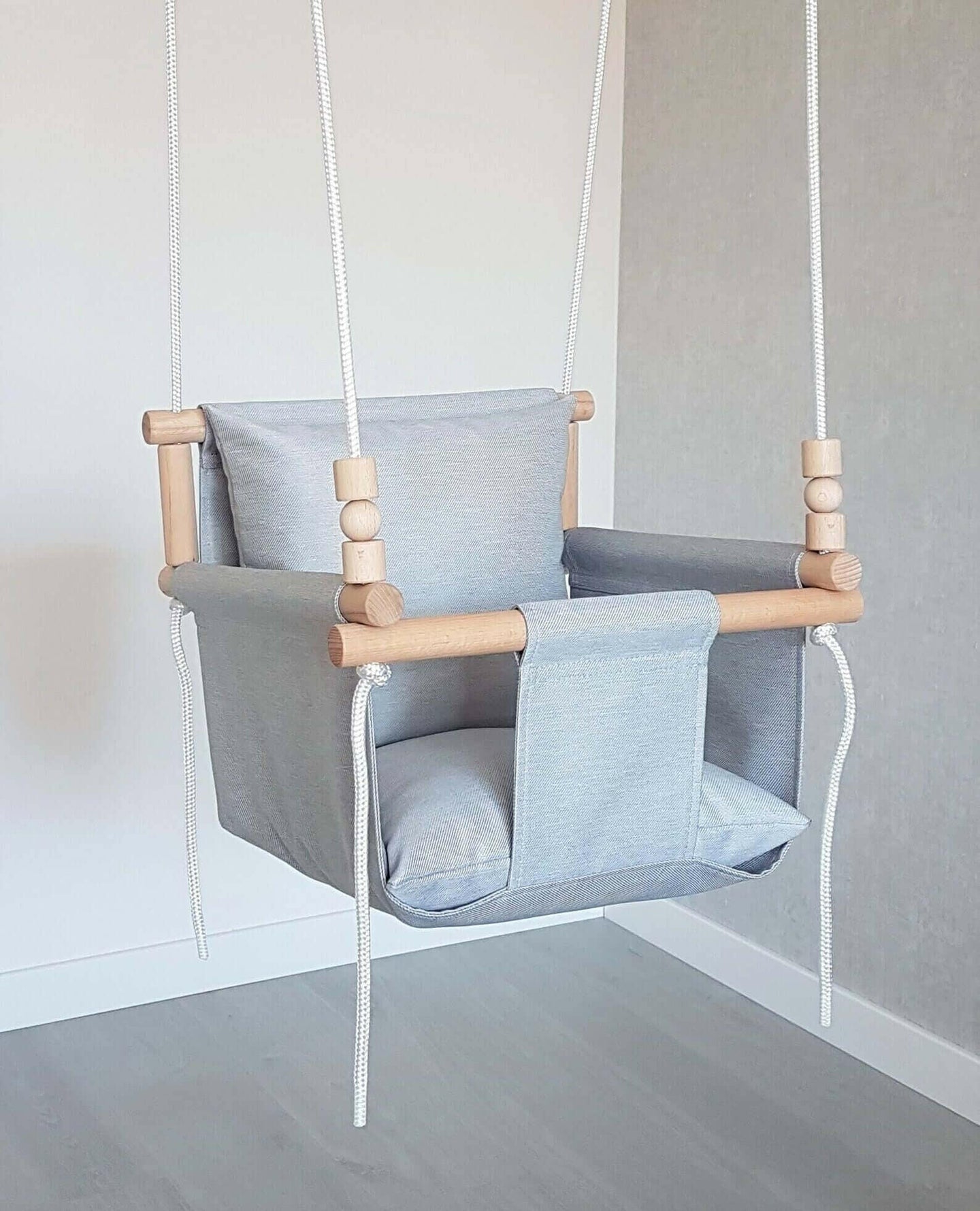 Babyschaukel Stoff wetterfest, Hellgrau, Hohe Rückenlehne.