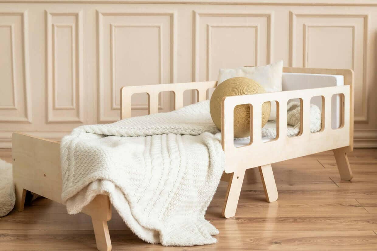 Flexibles Mitwachsendes Kinderbett, Montessori Babybett - BesonderesHoch2