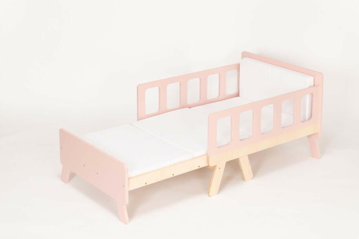 Flexibles Mitwachsendes Kinderbett, Montessori Babybett.