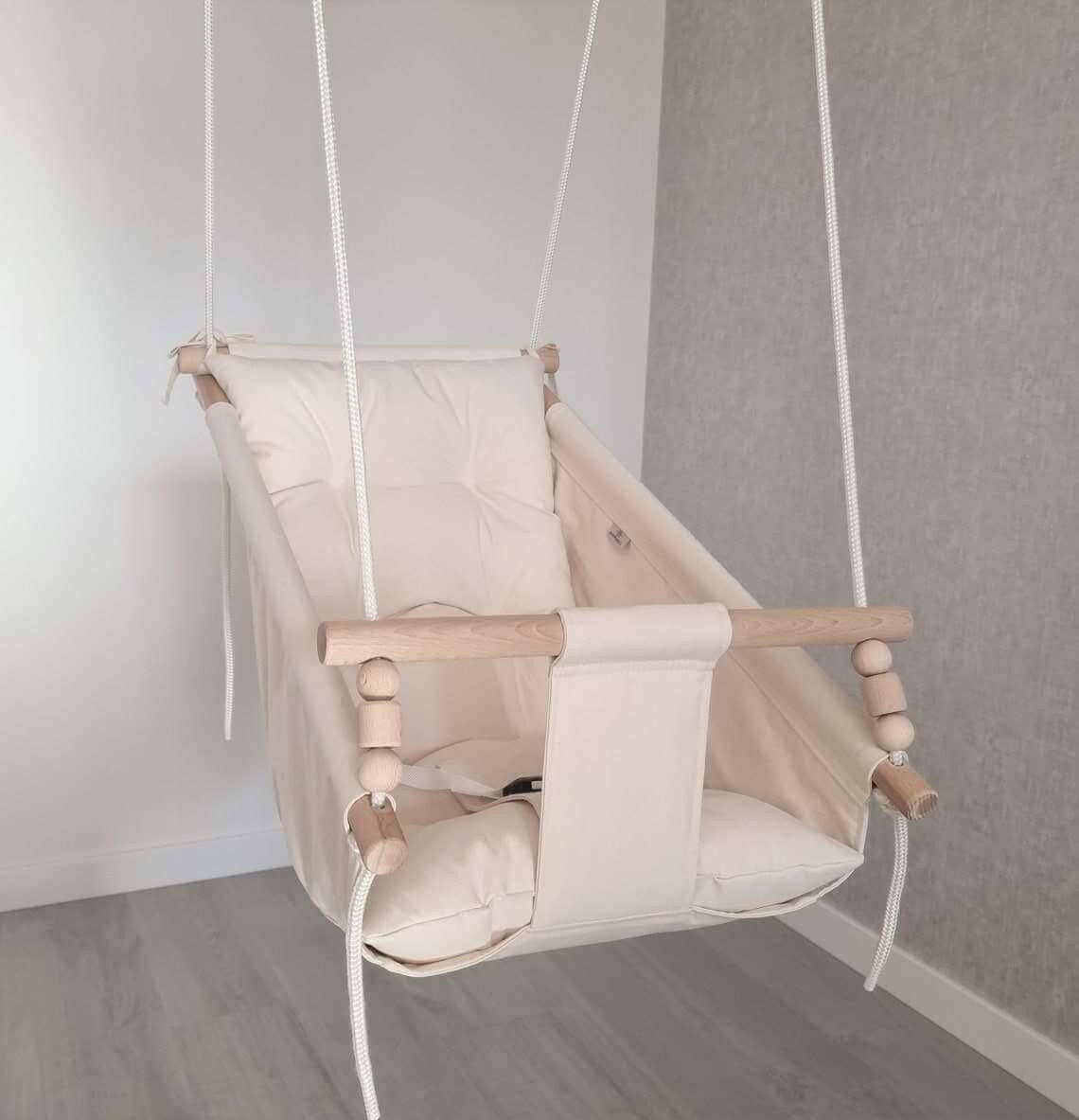 Große Babyschaukel Hängematte aus Baumwolle, creme weiß.