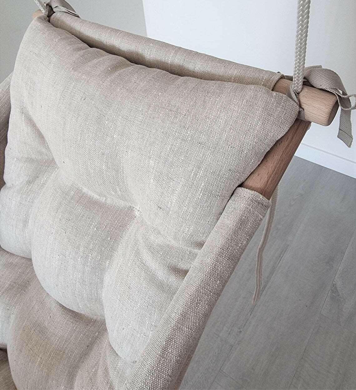 Große Babyschaukel Hängematte aus Leinen, beige.