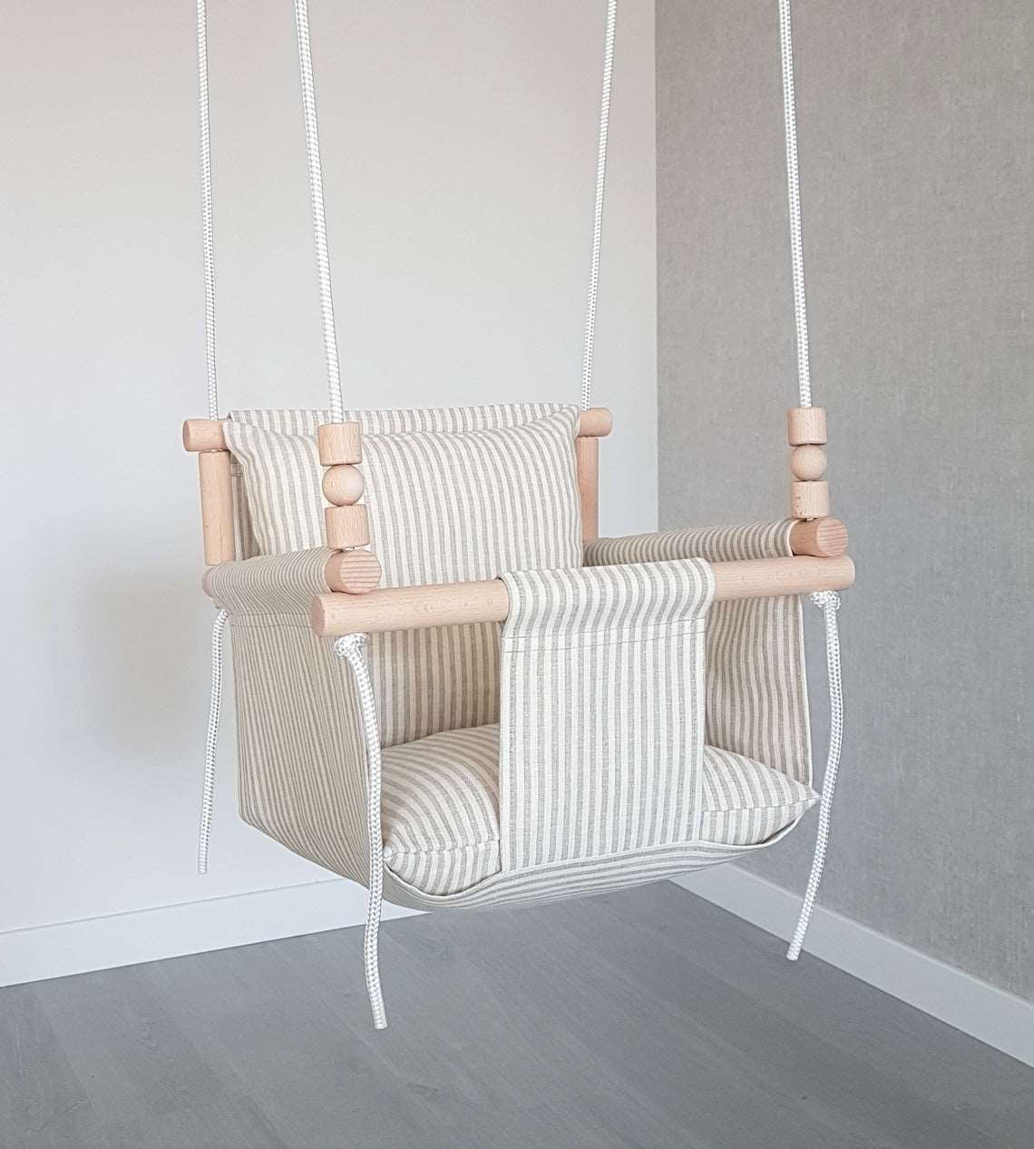 babyschaukel aus leinen, beige gestreift, hohe rückenlehne - besondereshoch2
