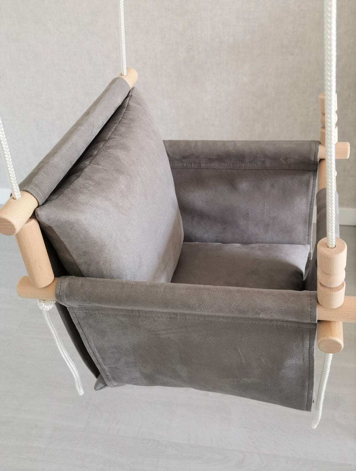 babyschaukel aus nubuck, grau, hohe rückenlehne - besondereshoch2