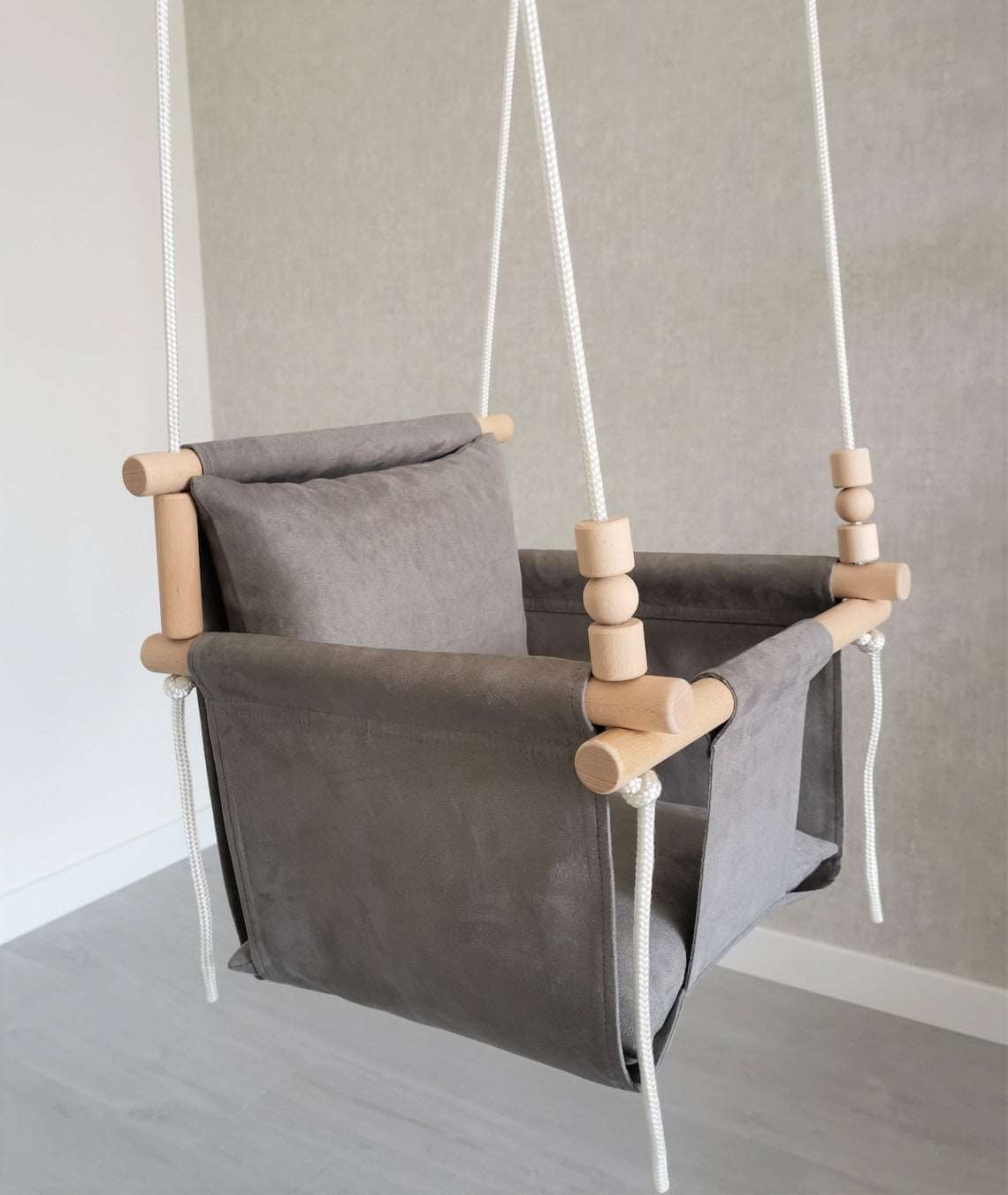babyschaukel aus nubuck, grau, hohe rückenlehne - besondereshoch2