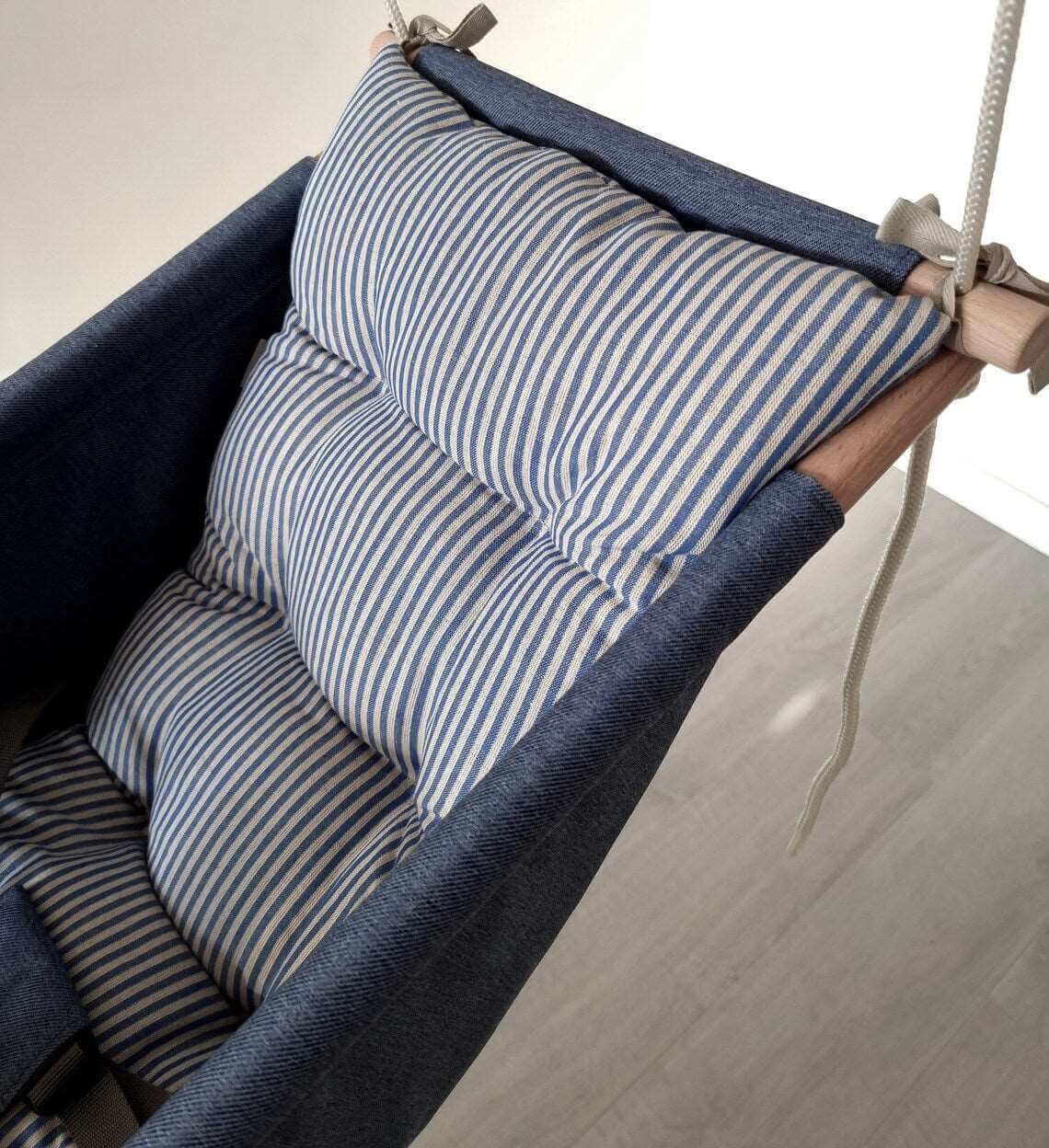 große babyschaukel aus polyester wetterfest, blau - besondereshoch2