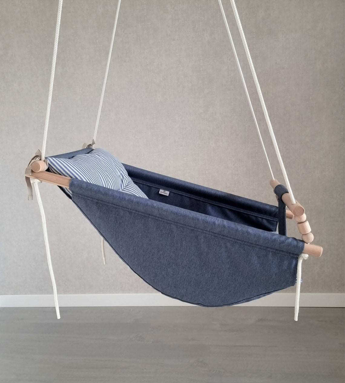 große babyschaukel aus polyester wetterfest, blau - besondereshoch2