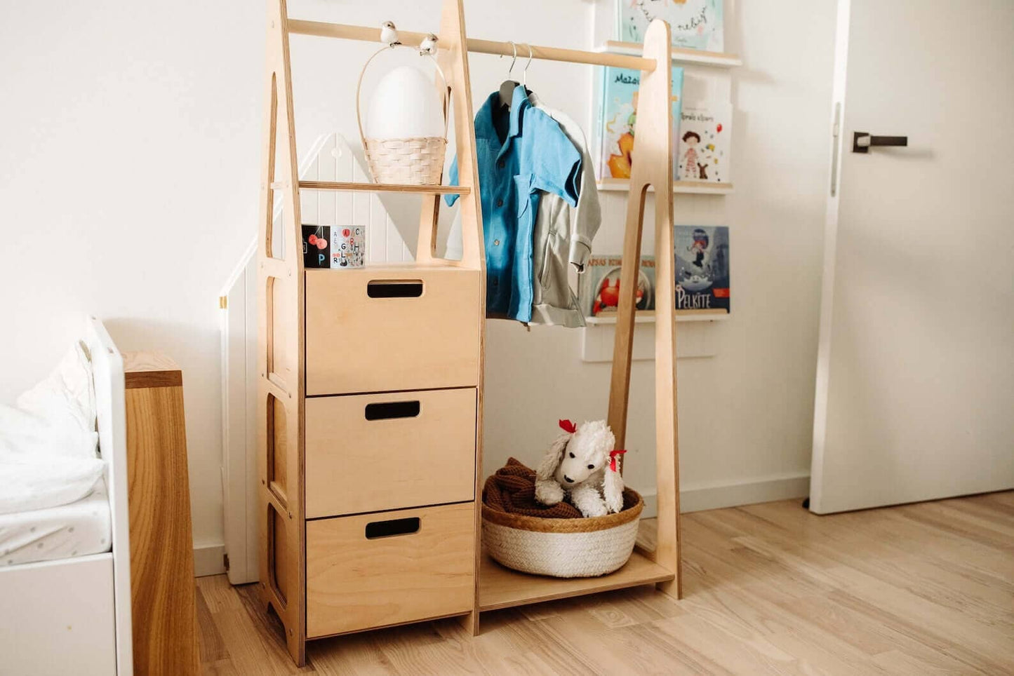 Kindergarderobe mit Ablage, Montessori Möbel, Kleiderschrank Duck Woodworks Natur Schubladen mit rechteckigem Griff
