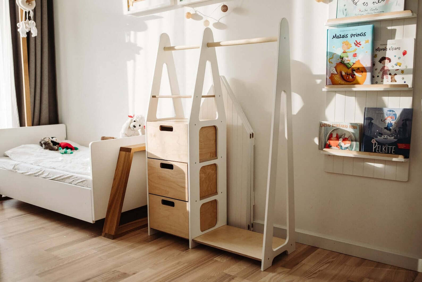 Kindergarderobe mit Ablage, Montessori Möbel, Kleiderschrank Duck Woodworks Weiß Schubladen mit rechteckigem Griff