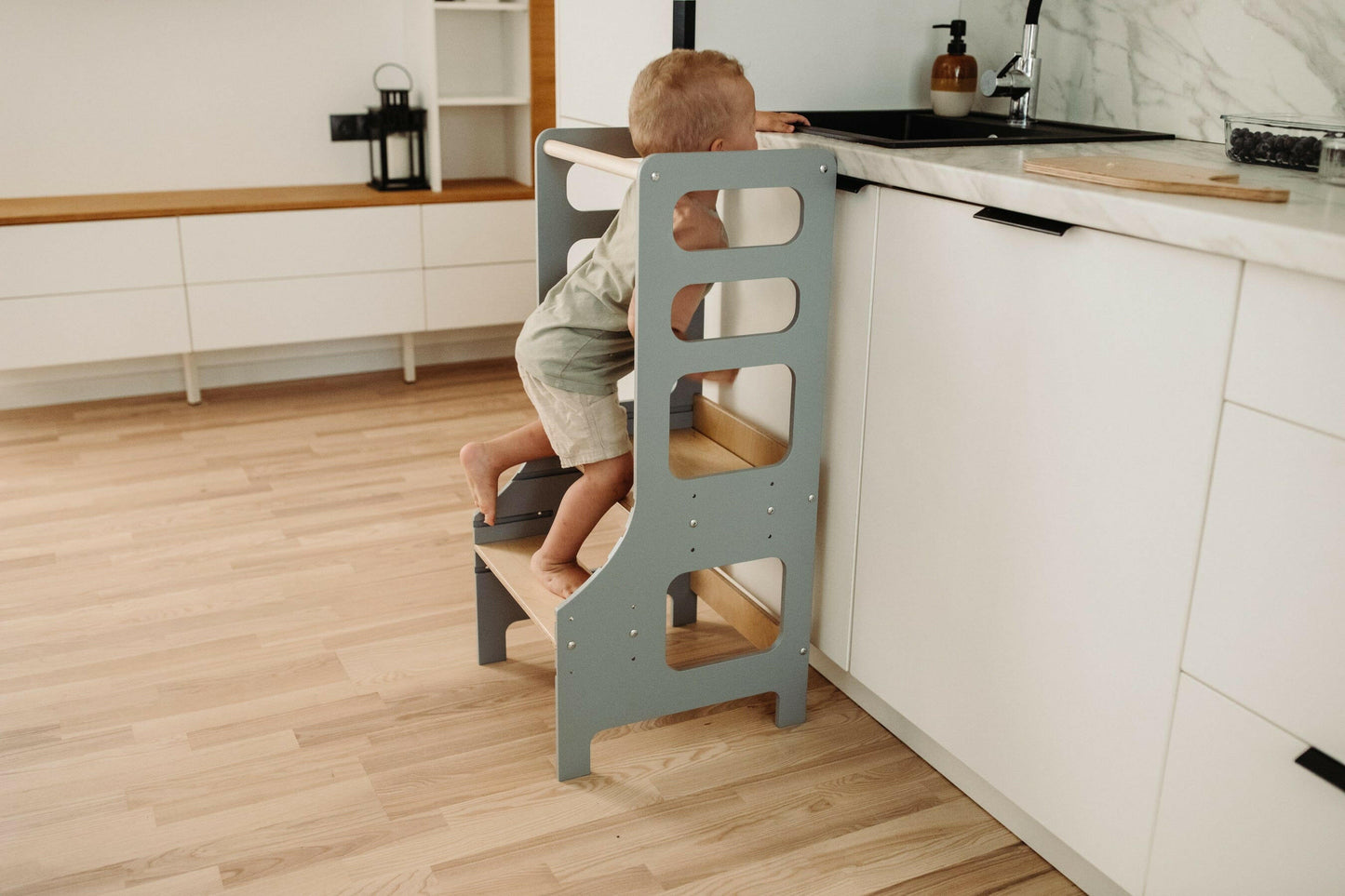 Lernturm, Küchenhelfer, Learning Tower, Montessori Turm, höhenverstellbar.
