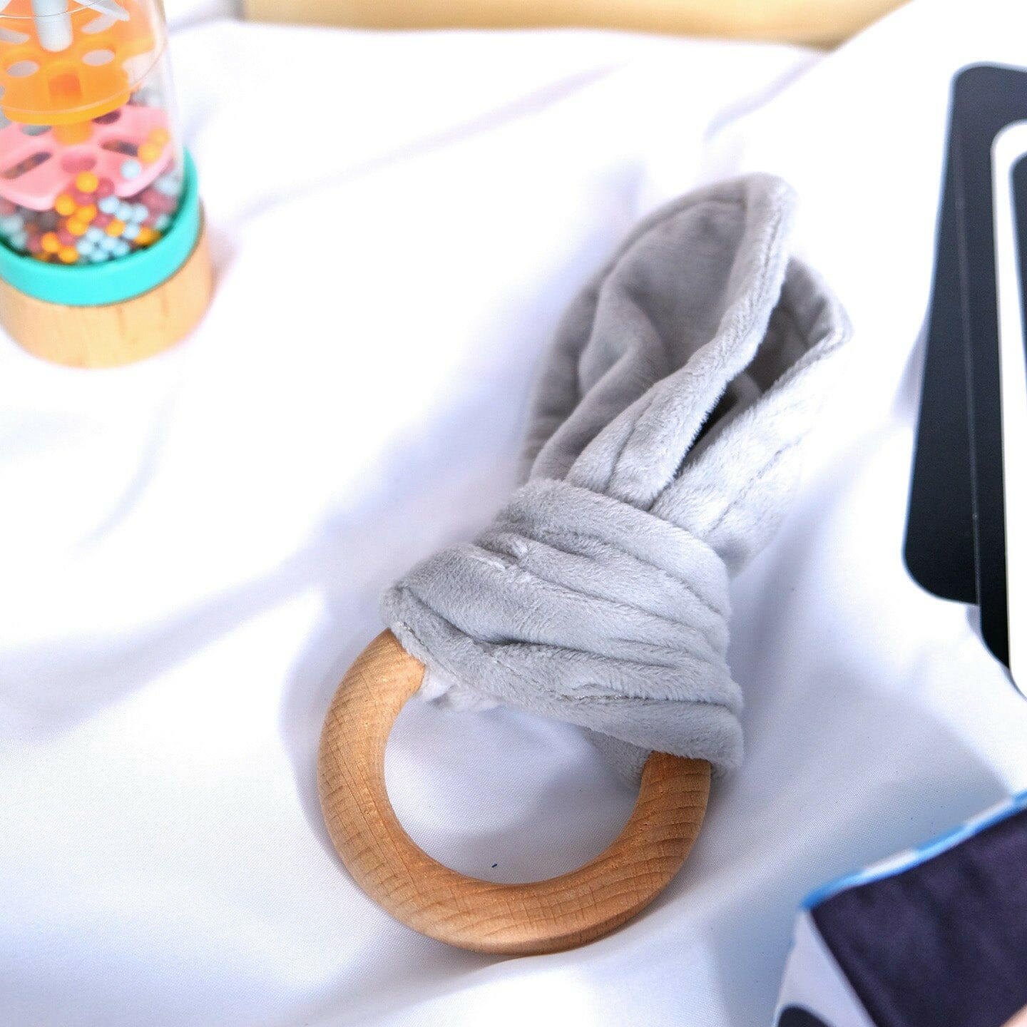 Montessori-Box für Babys von 0 bis 6 Monaten.