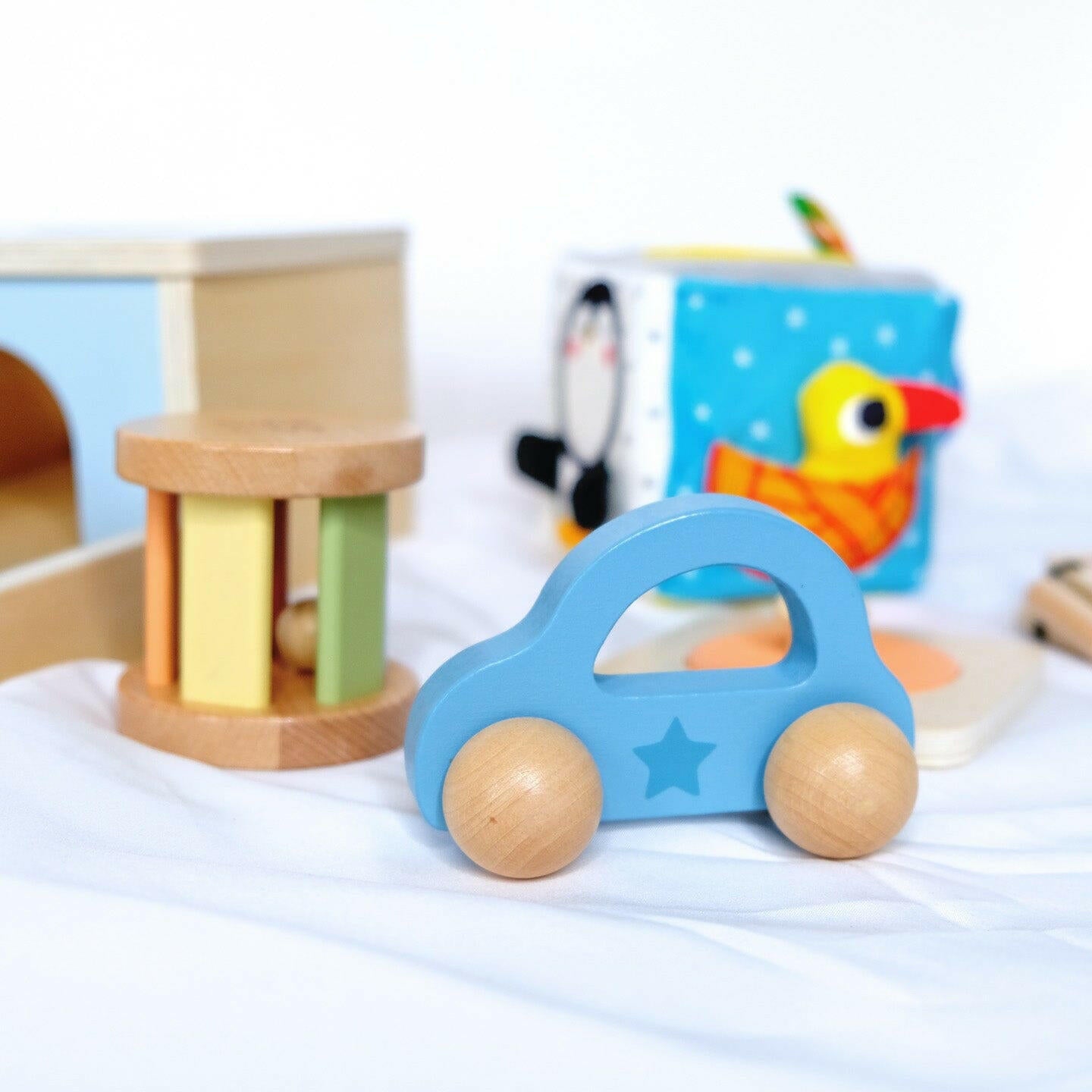 Montessori-Box für Kinder von 6 bis 12 Monaten.
