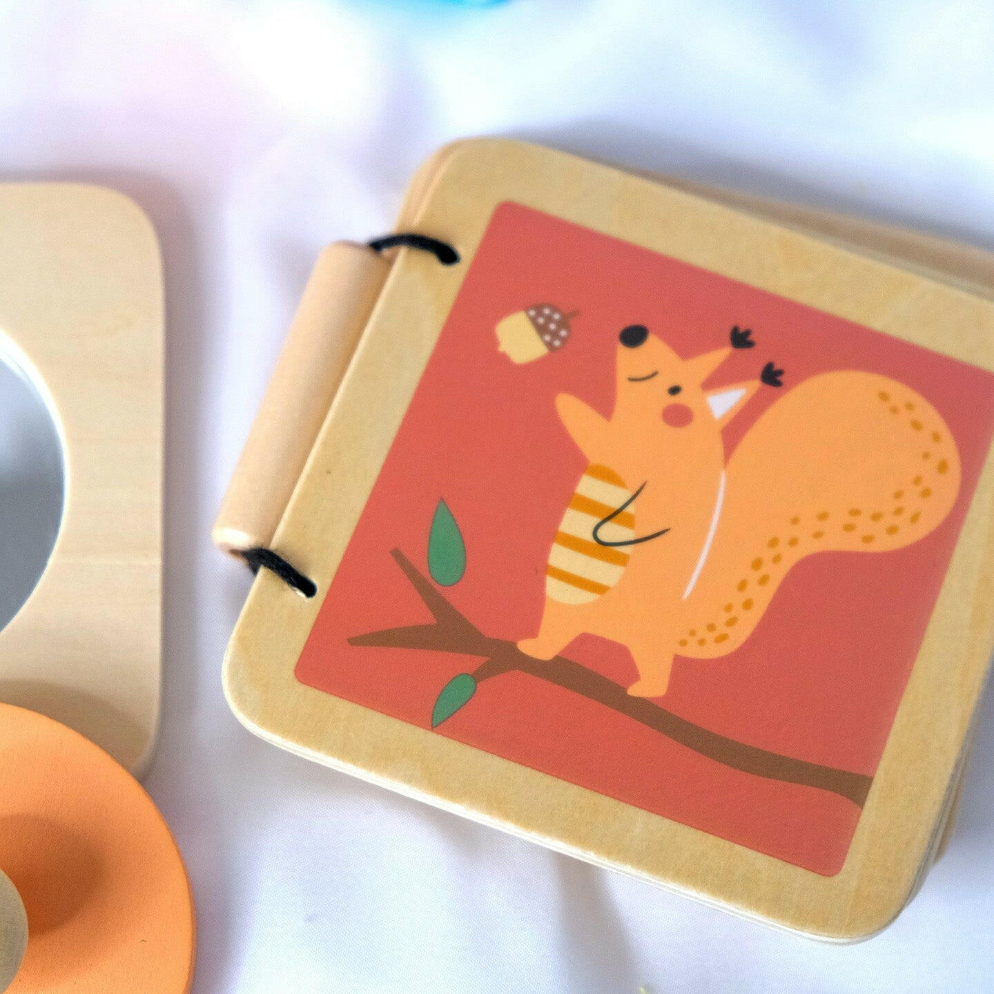 Montessori-Box für Kinder von 6 bis 12 Monaten.