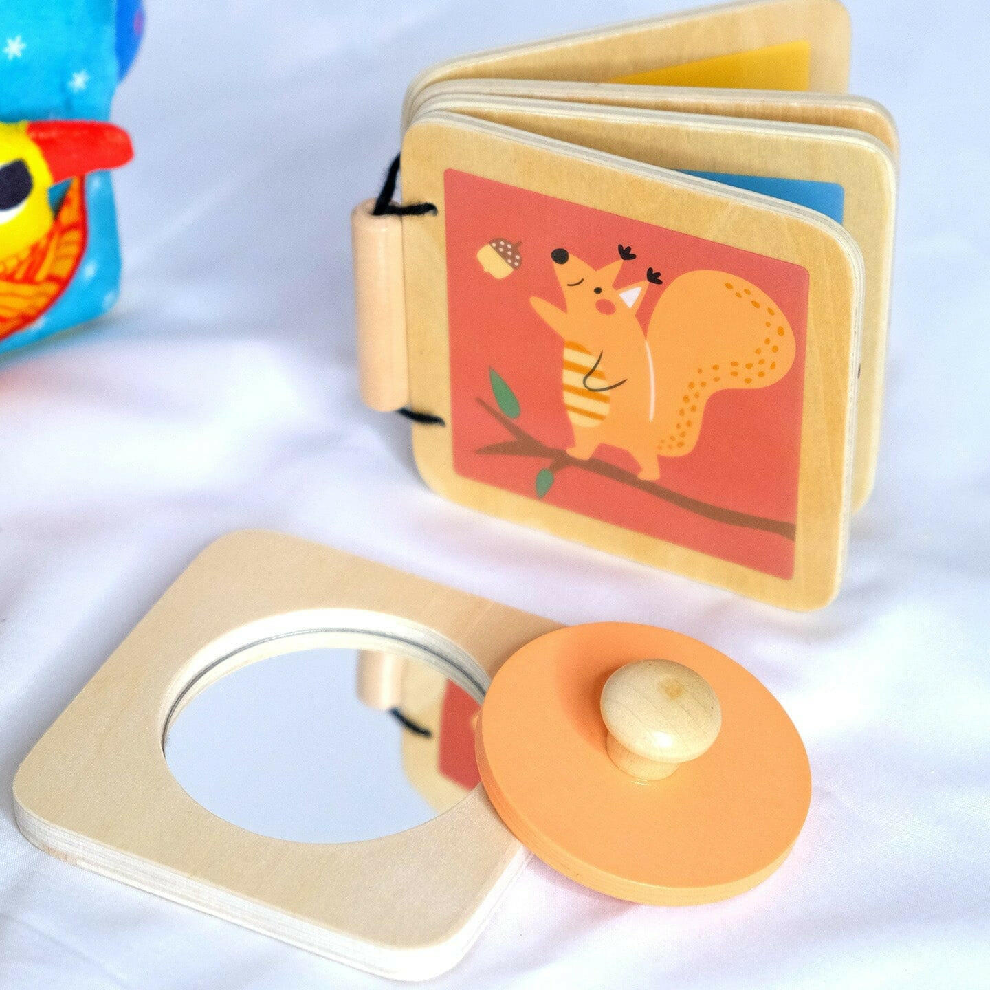 Montessori-Box für Kinder von 6 bis 12 Monaten.