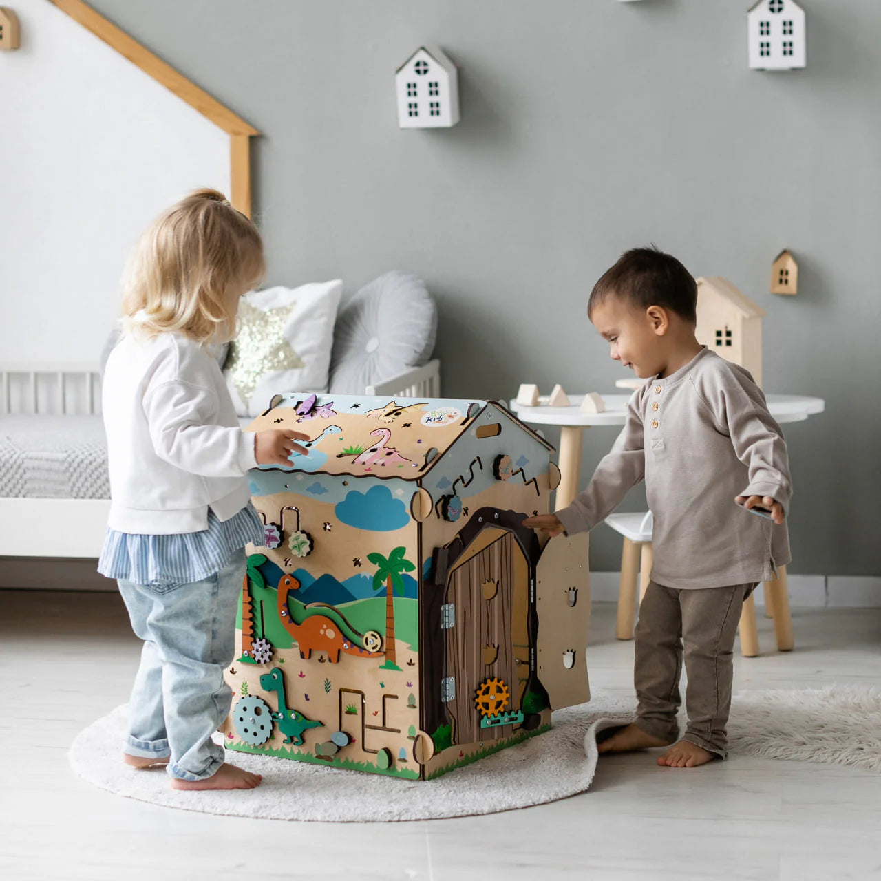 BusyBoard sensorisches Spielhaus Natura Pastell – Limitierte Montessori-Ausgabe mit über 30 Aktivitäten.