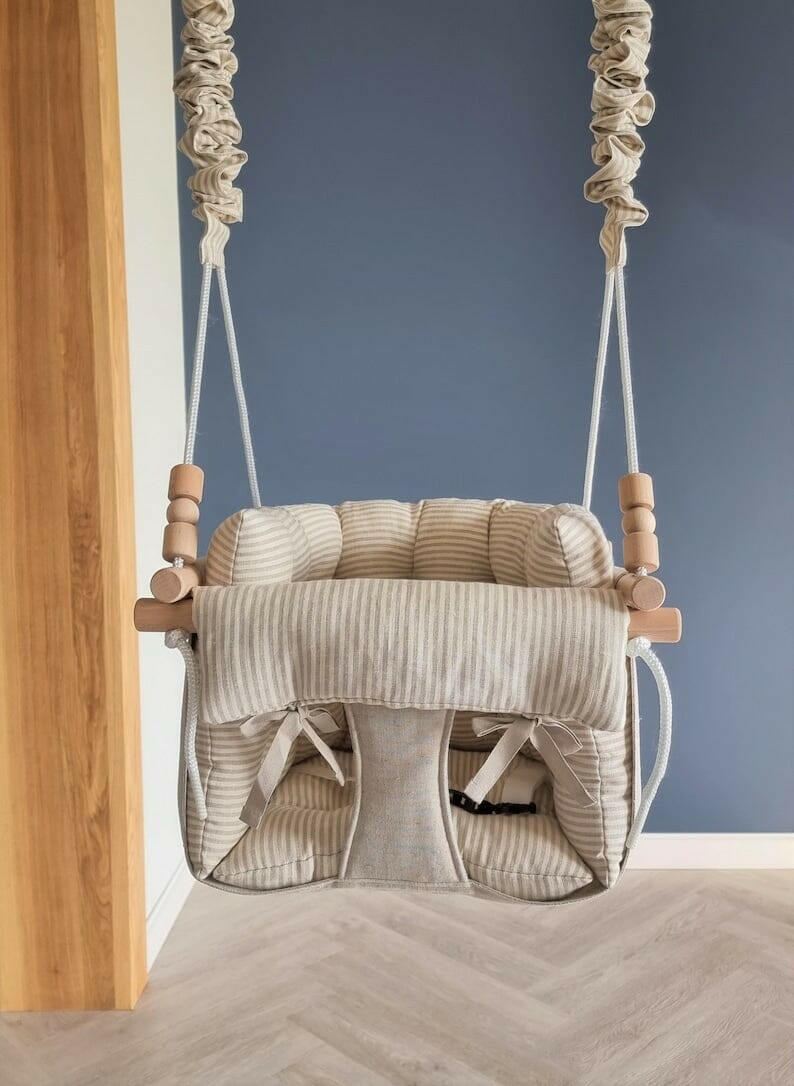 Premium Babyschaukel aus Leinen, Natur, Streifen.