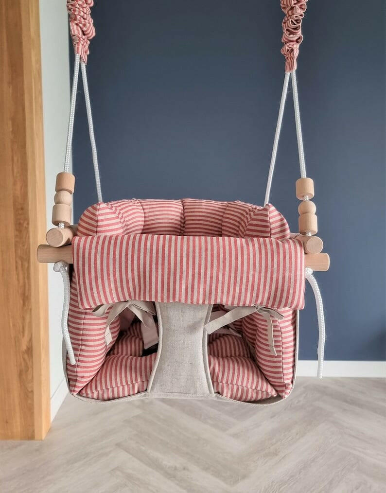 Premium Babyschaukel aus Leinen, Rot gestreift.