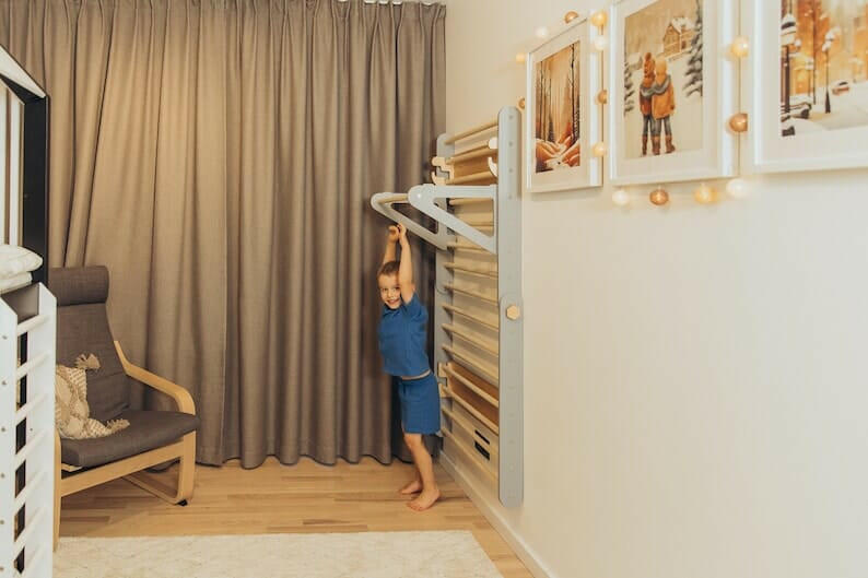 Sprossenwand & Kletterdreieck mit Rutsche, Pikler Dreieck Duck Woodworks Kletterdreieck Wand Set + Klimmzugstange Grau