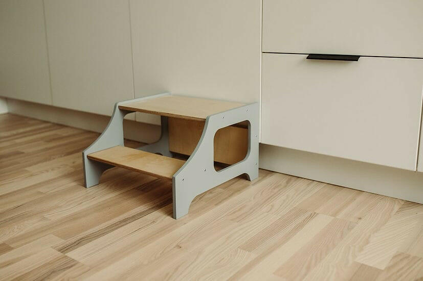 Tritthocker Holz, Küchentritt, Lernhocker, Montessori Tritt.