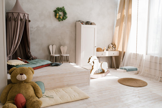 Weniger ist mehr – Wie Minimalismus im Kinderzimmer die Selbstständigkeit fördert.