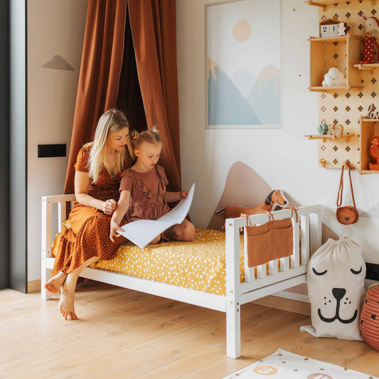 2-in-1 Montessori Kinderbett aus Holz mit Kopf- und Fußteil sowie Beinen