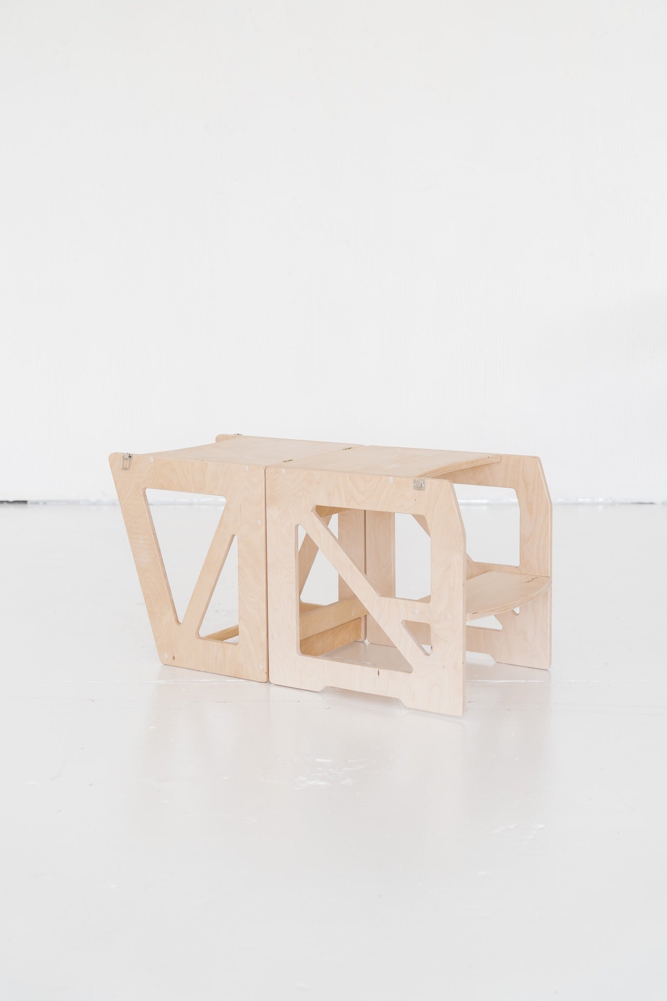 4-in-1 Lernturm NEST aus Holz als Montessori Kitchen Helper mit Tisch und Stuhl