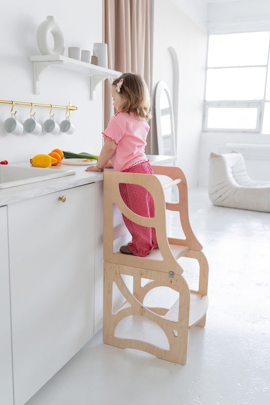 4-in-1 Lernturm NEST aus Holz als Montessori Kitchen Helper mit Tisch und Stuhl
