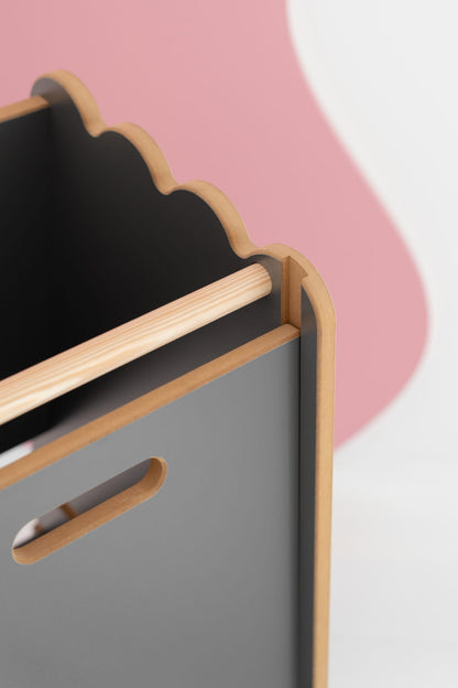 BUBBLE Montessori Lernturm in Grau mit Rüsche als sicherer Kitchen Helper aus Holz