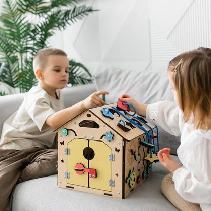 BusyBoard sensorisches Spielhaus Mini – Montessori Holzspielzeug mit über 20 Aktivitäten - BesonderesHoch2