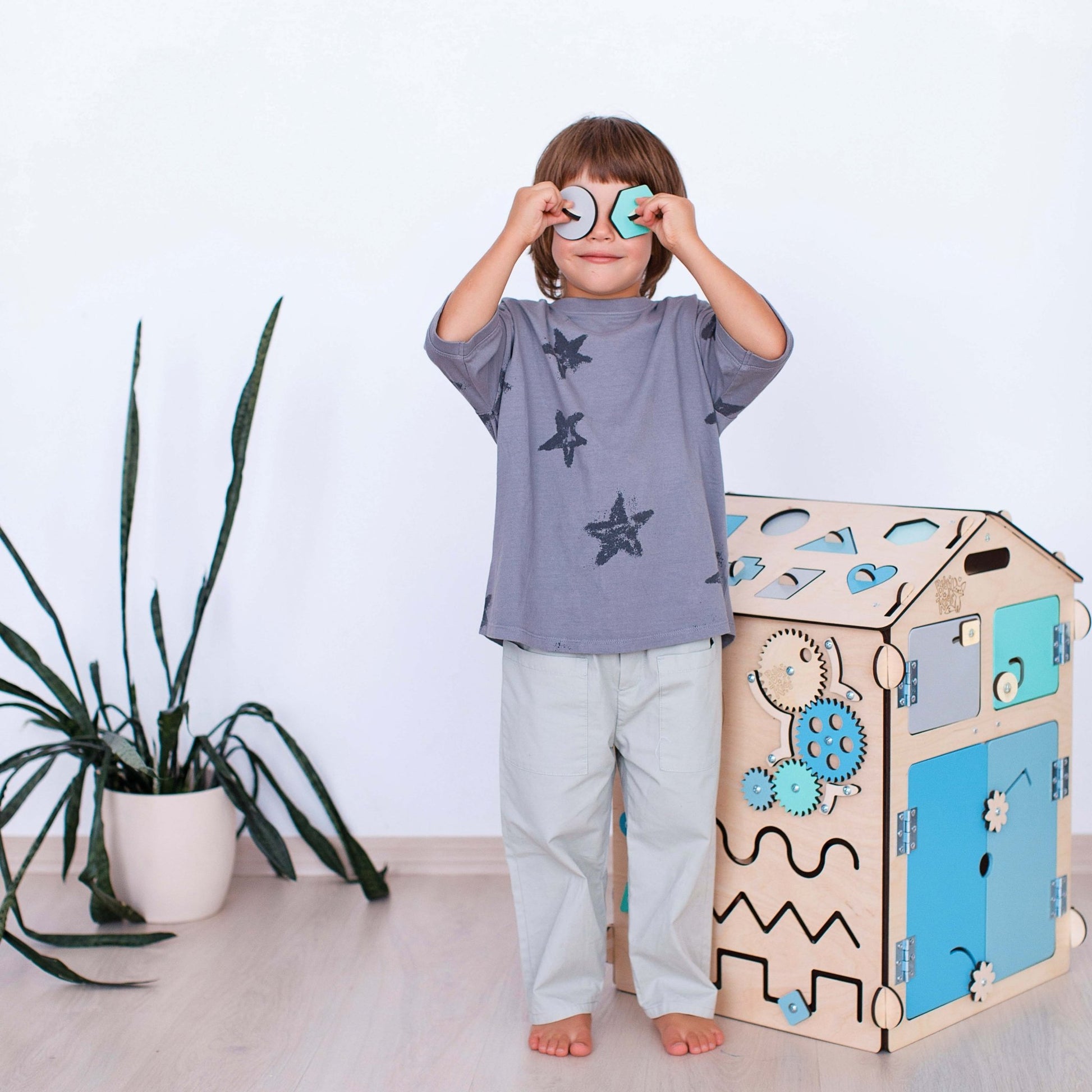 BusyBoard sensorisches Spielhaus Natura Mint – Limitierte Montessori - Ausgabe mit über 30 Aktivitäten - BesonderesHoch2