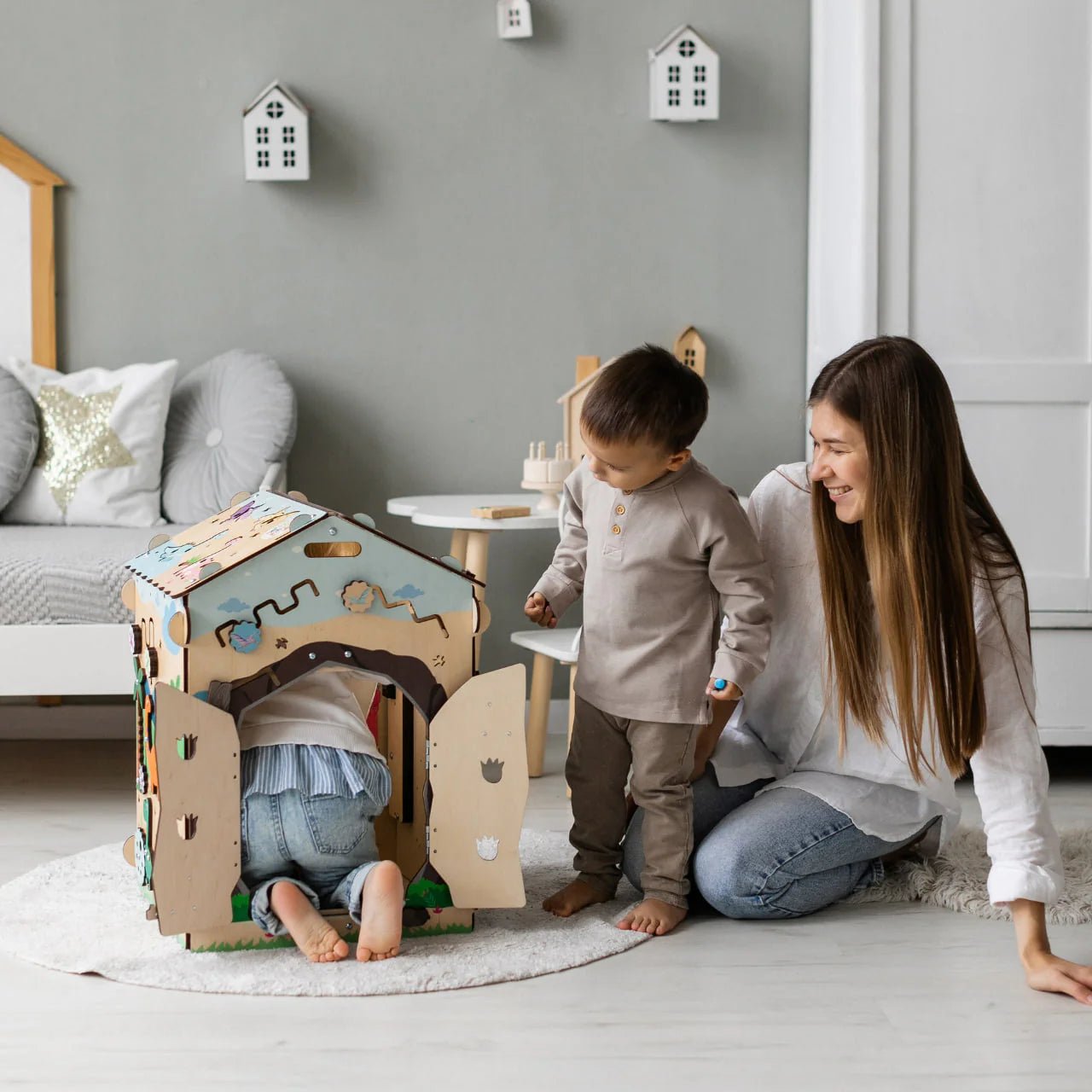 BusyBoard sensorisches Spielhaus Natura Pastell – Limitierte Montessori - Ausgabe mit über 30 Aktivitäten - BesonderesHoch2