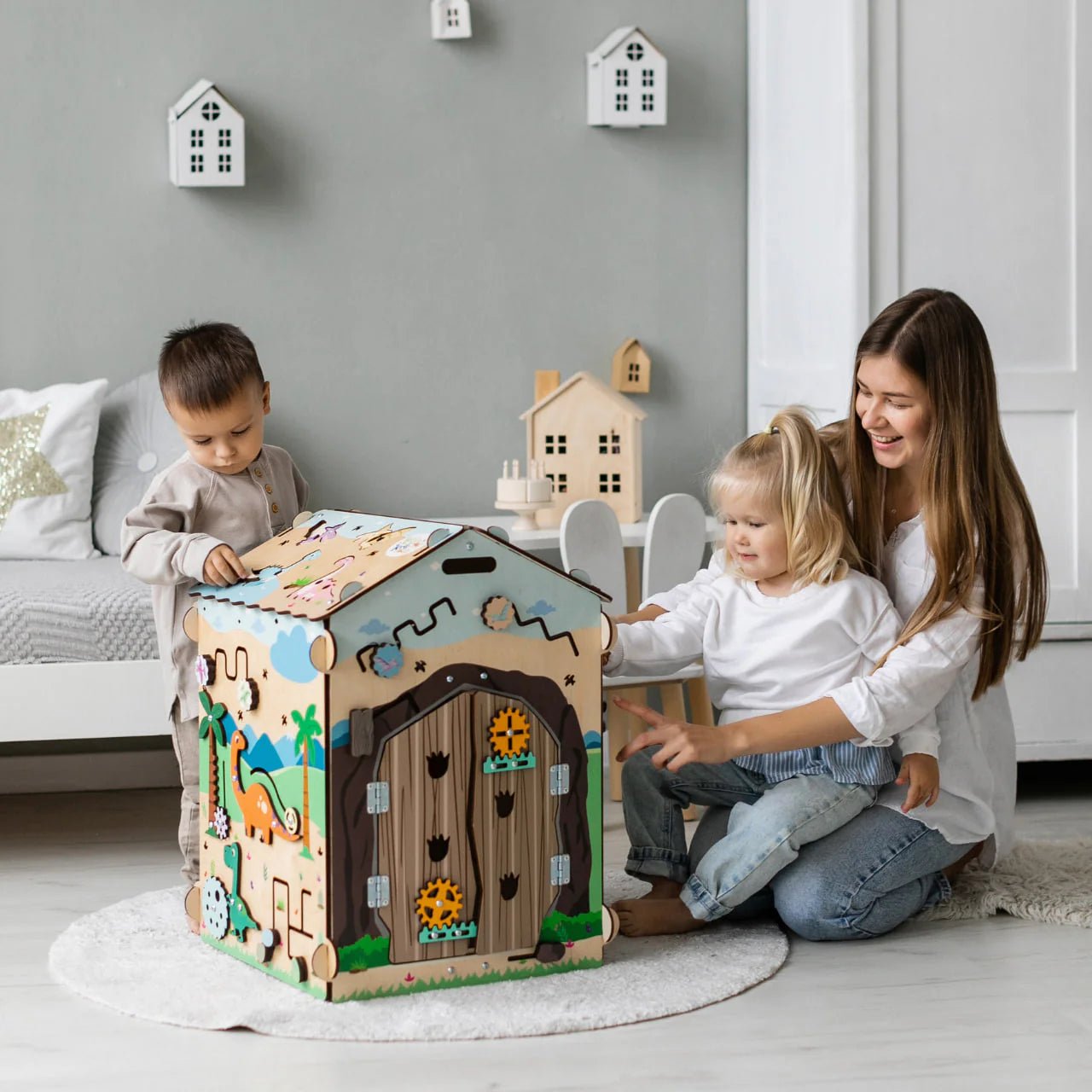 BusyBoard sensorisches Spielhaus Natura Pastell – Limitierte Montessori - Ausgabe mit über 30 Aktivitäten - BesonderesHoch2