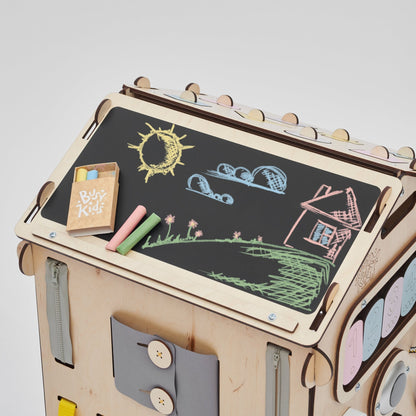 BusyBoard sensorisches Spielhaus Natura Pastell – Limitierte Montessori - Ausgabe mit über 30 Aktivitäten - BesonderesHoch2