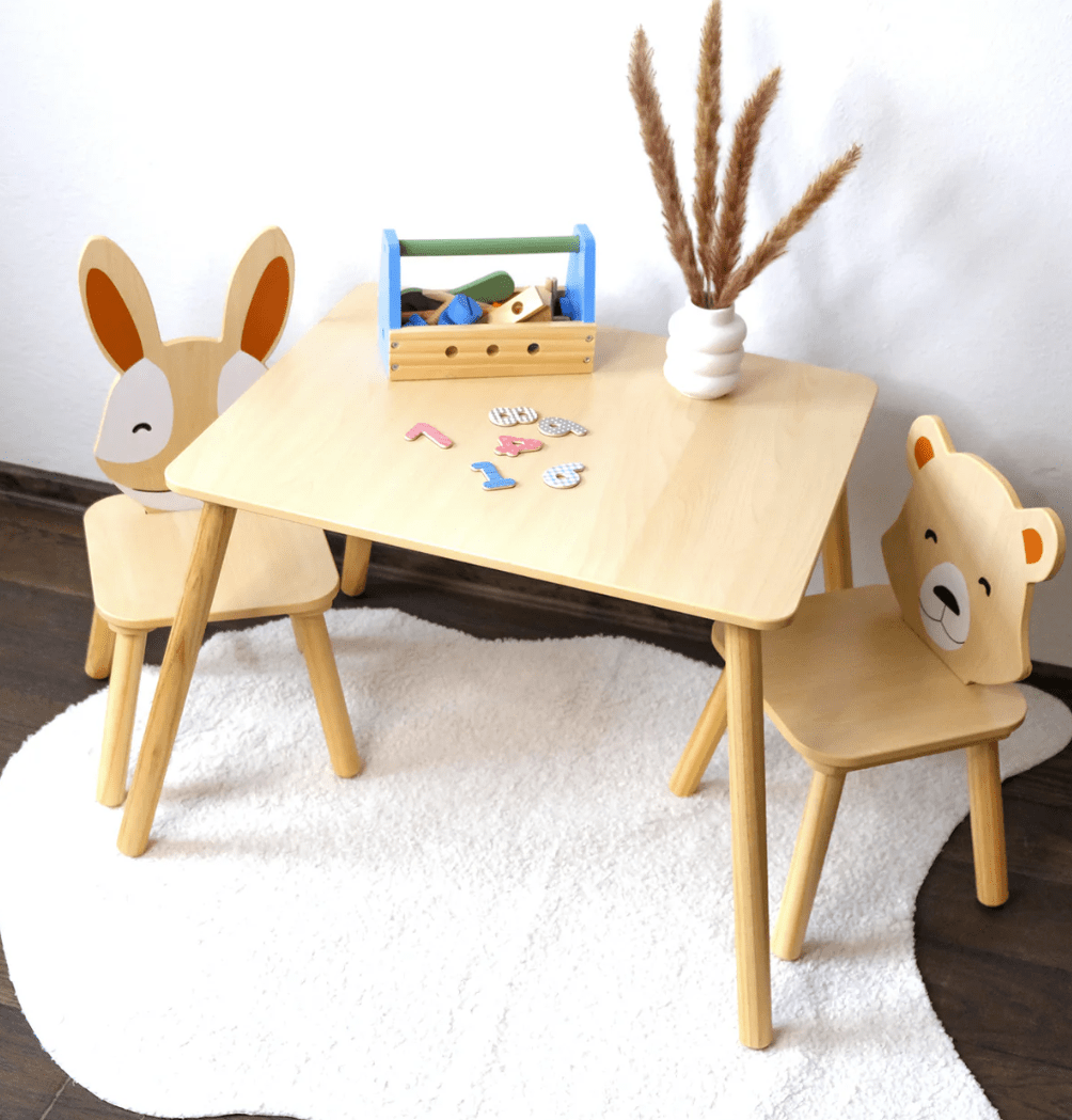 Kindertisch mit 2 Stühlen - BesonderesHoch2
