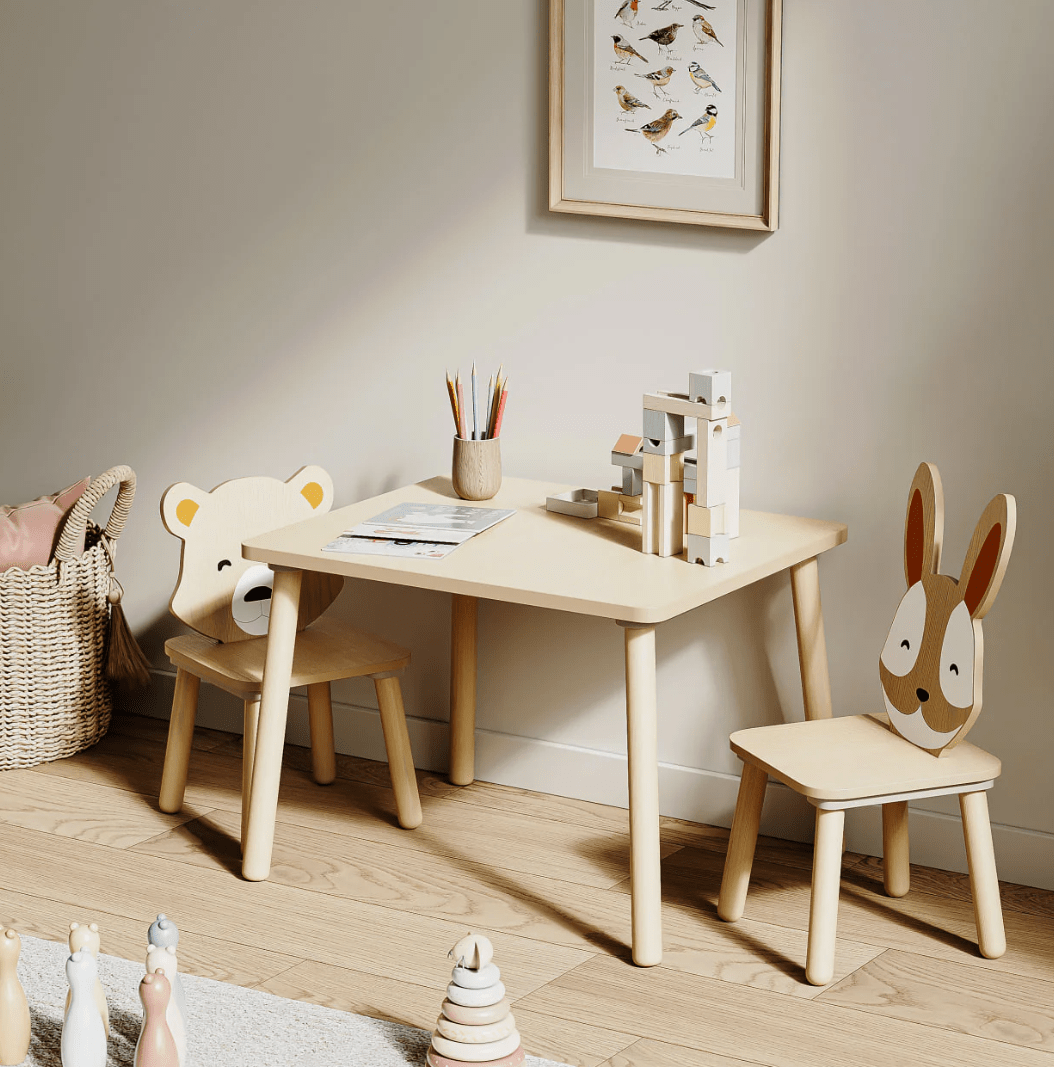 Kindertisch mit 2 Stühlen - BesonderesHoch2