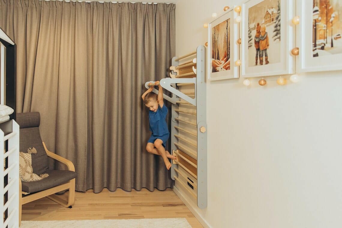 Sprossenwand & Kletterdreieck mit Rutsche, Pikler Dreieck - BesonderesHoch2