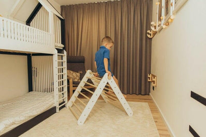 Sprossenwand & Kletterdreieck mit Rutsche, Pikler Dreieck - BesonderesHoch2