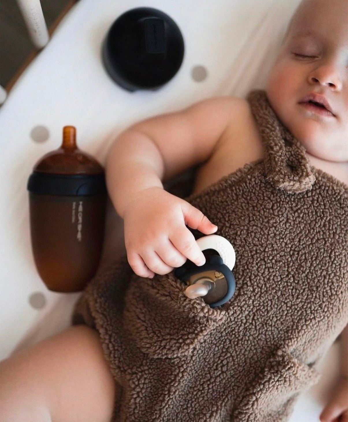 Ultra Wide Neck Baby Bottle 240ml (Schwarz) - BesonderesHoch2